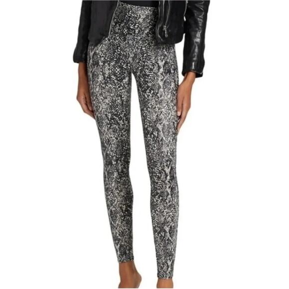 SPANX Pants - NWT Spanx Faux Leather Snake Shine Leggings Women’s Size Small